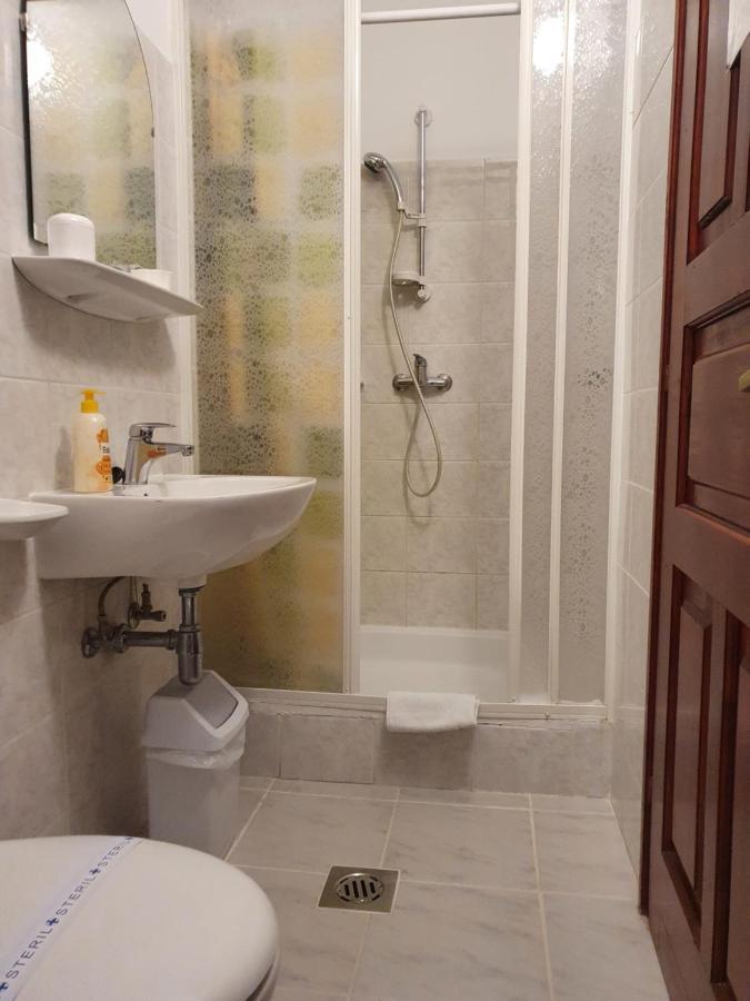 Gala Panzio Hotell Simontornya Eksteriør bilde