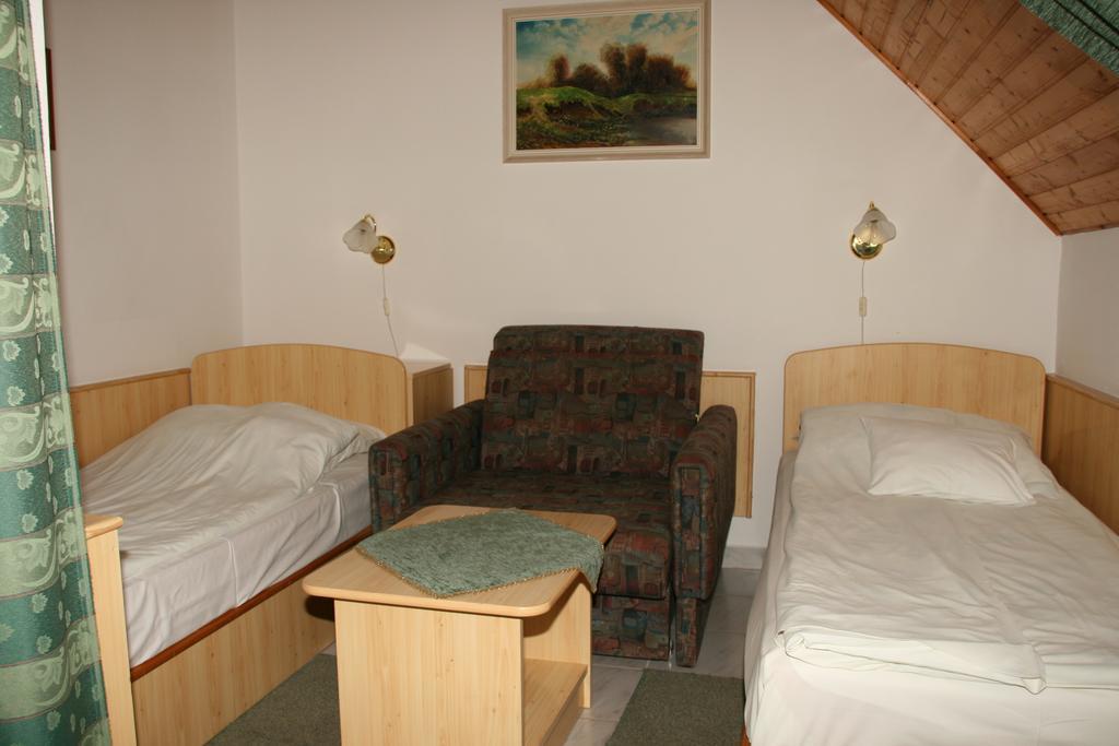 Gala Panzio Hotell Simontornya Rom bilde